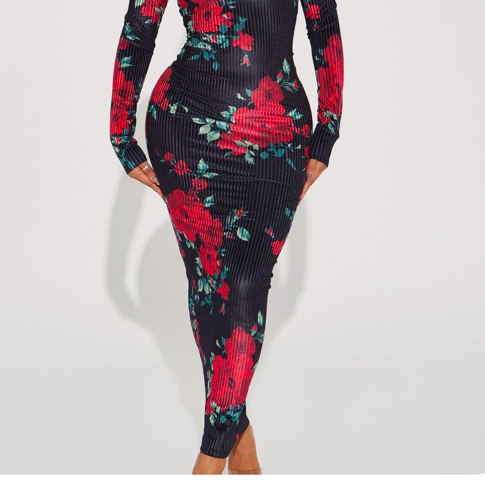 Black and Red Ribbed Bodycon Dress with Long Cuffed Sleeves and Mock Neckline 1X